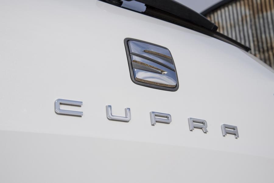 Логотип Seat Leon ST Cupra 300 2017 года  (UK) (фото 26 из 40)